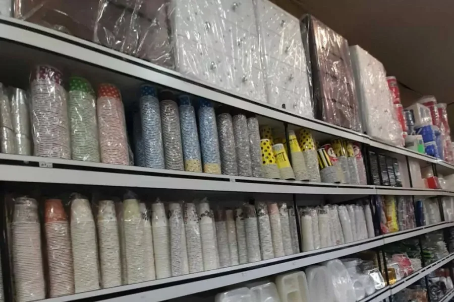 فروشگاه ظرف یک بار مصرف